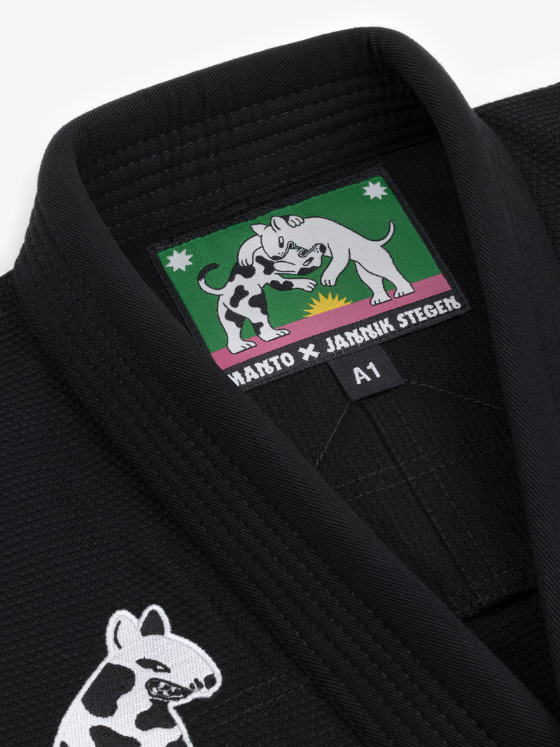 MANTO Dogs BJJ Gi - black